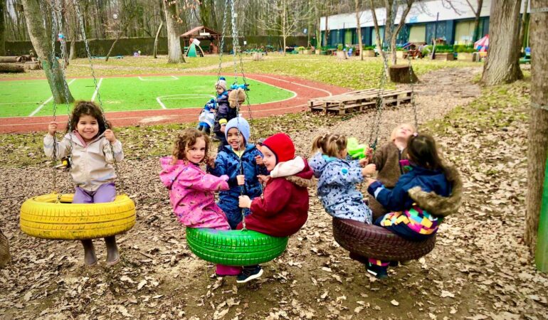 Key benefits of learning through outdoor play